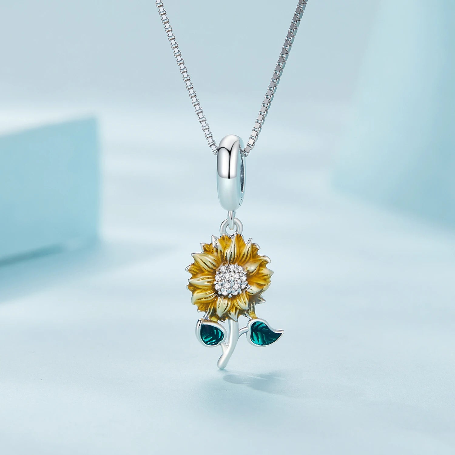Vintage 925 Sterling Silver Sunflower Pendant Necklace - Necklaces