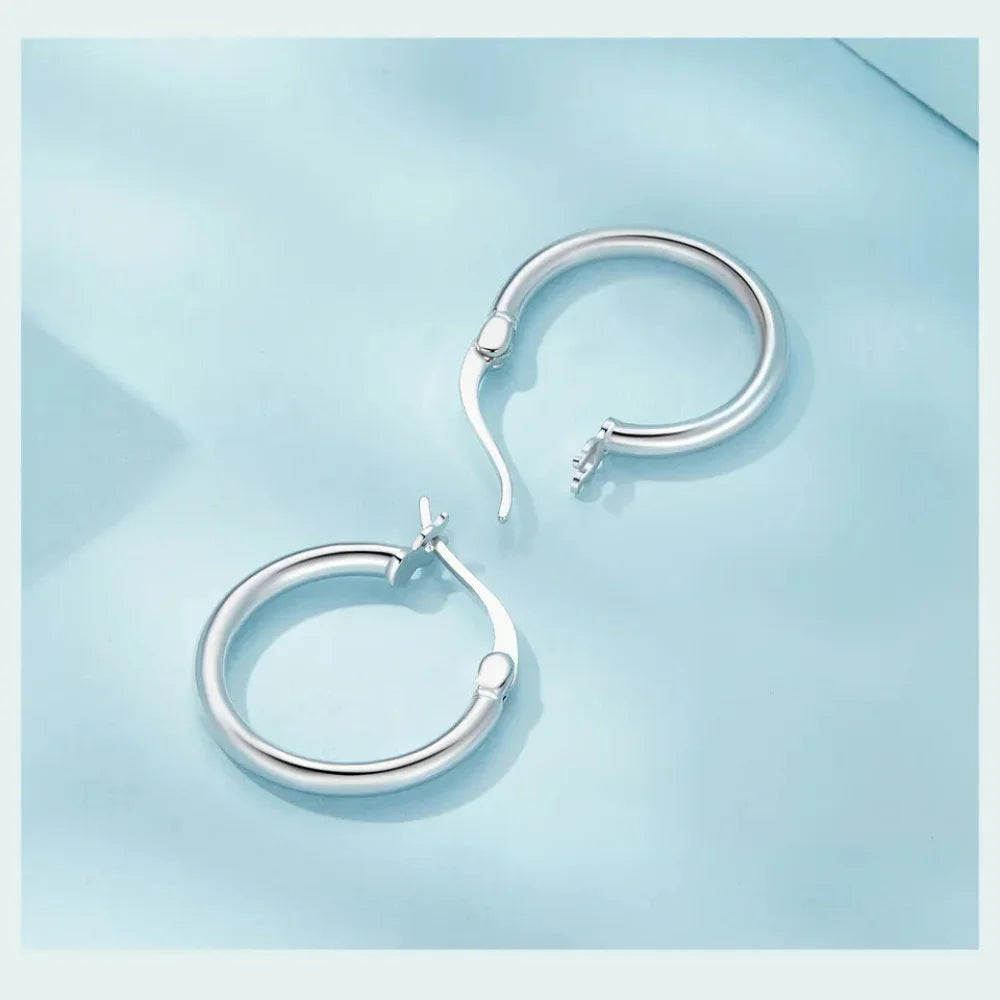 14K White Gold-Plated 925 Sterling Silver Hoop Earrings - Stylish and Hypoallergenic jewellery for Women