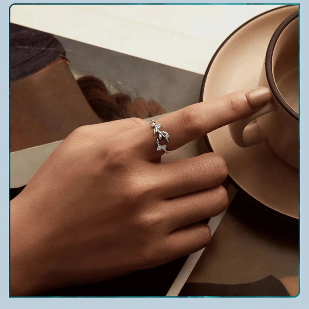 Nature’s Embrace - Sterling Silver Double Leaf Ring with Sparkling Zirconia - Rings