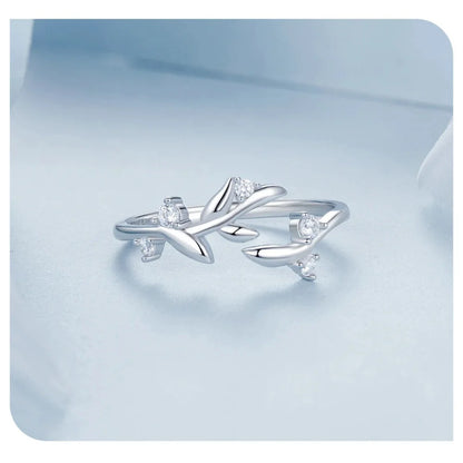 Nature’s Embrace - Sterling Silver Double Leaf Ring with Sparkling Zirconia - Rings