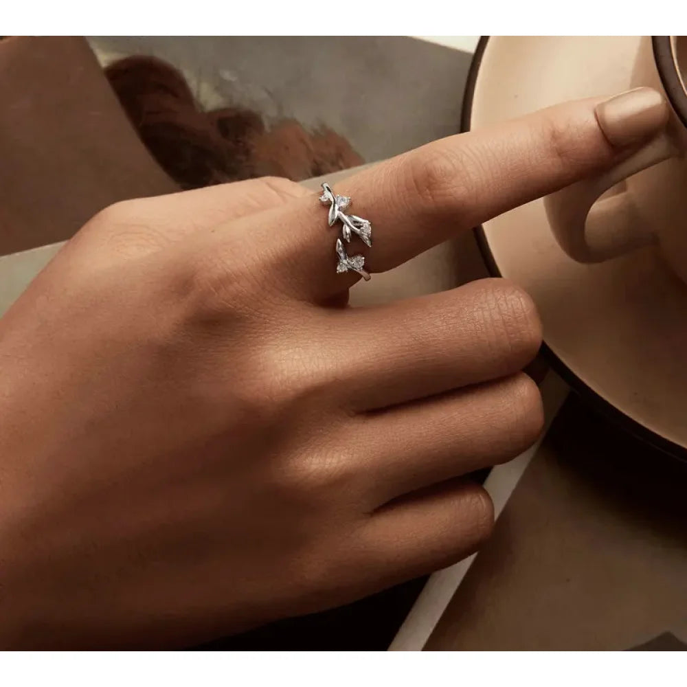 Nature’s Embrace - Sterling Silver Double Leaf Ring with Sparkling Zirconia - Rings